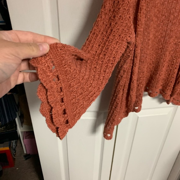 Beautiful rust/coral scalloped cardigan - Picture 3 of 4